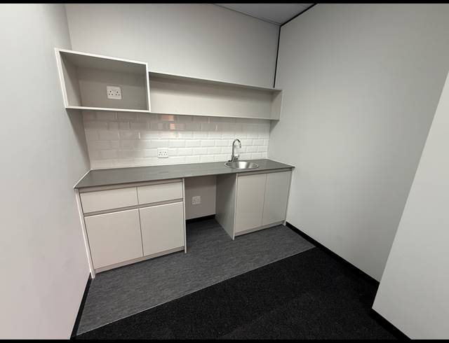 129M² OFFICE TO LET IN PARKTOWN